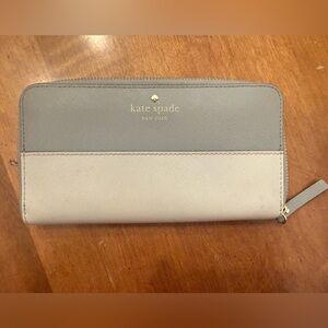 Kate Spade Two-Tone Gray and Cream Wallet